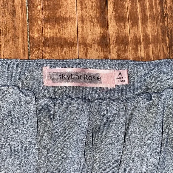 Grey Ruched Front Crop Tank Top - Picture 2 of 3